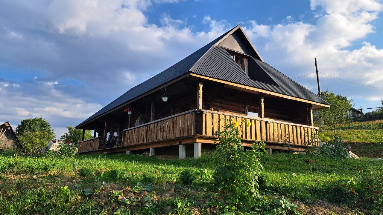 200-річний гуцульський дім - автентична архітектура та традиційна гостинність